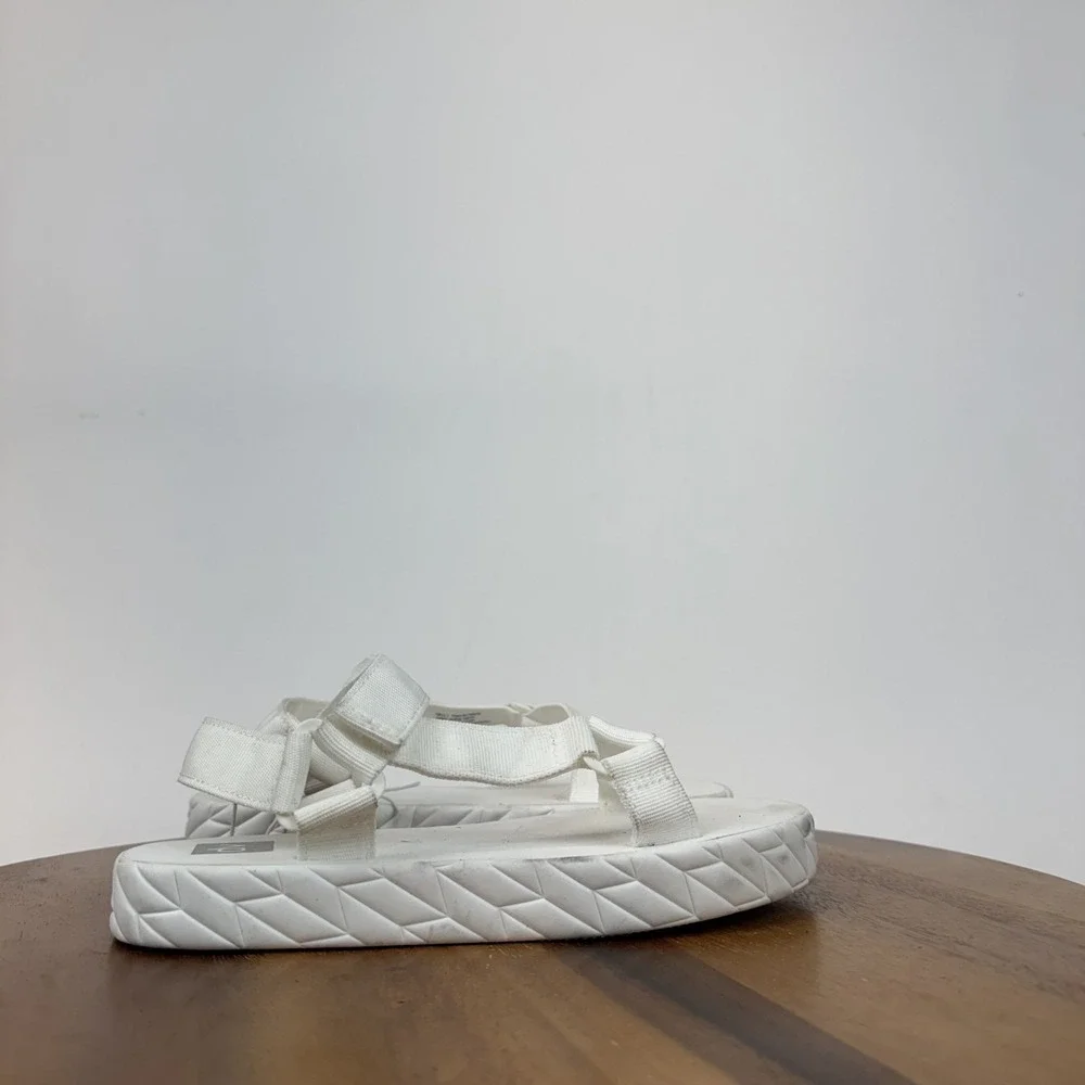 New NWOB Big‎ Kids Dolce Vita Zaidey Strappy Platform White Sandals Size 5 Y